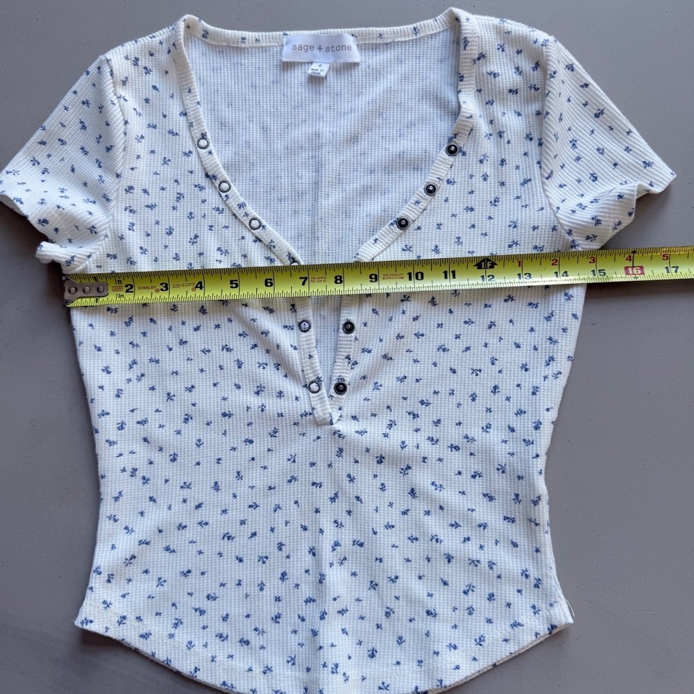 Sage + Stone Women's Blue Floral Short Sleeve Henley Tee - Picture 3 of 5